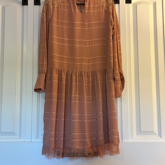 Dress - Picture 6 of 8